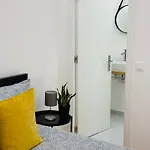 Baixa Chiado Bedrooms 3* Лісабон