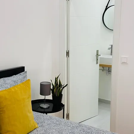Baixa Chiado Bedrooms 3* Лісабон