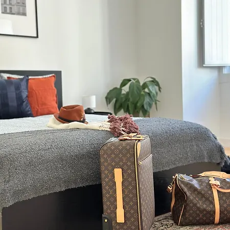 Baixa Chiado Bedrooms 3*