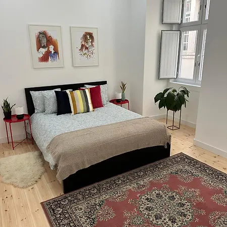 Baixa Chiado Bedrooms Гостевой дом 3*